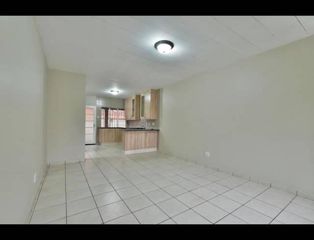 2 BEDROOM APARTMENT FOR SALE IN NEW REDRUTH